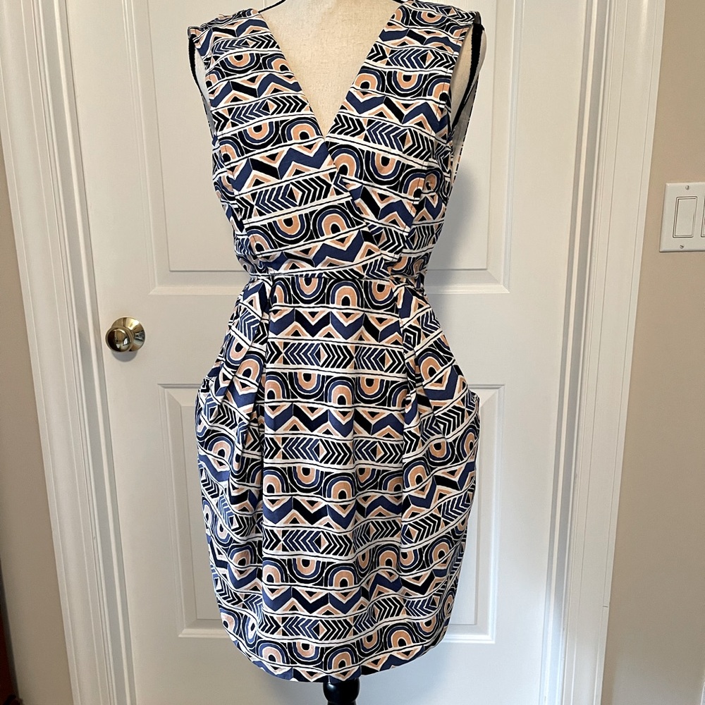 Pattern dress with pockets!